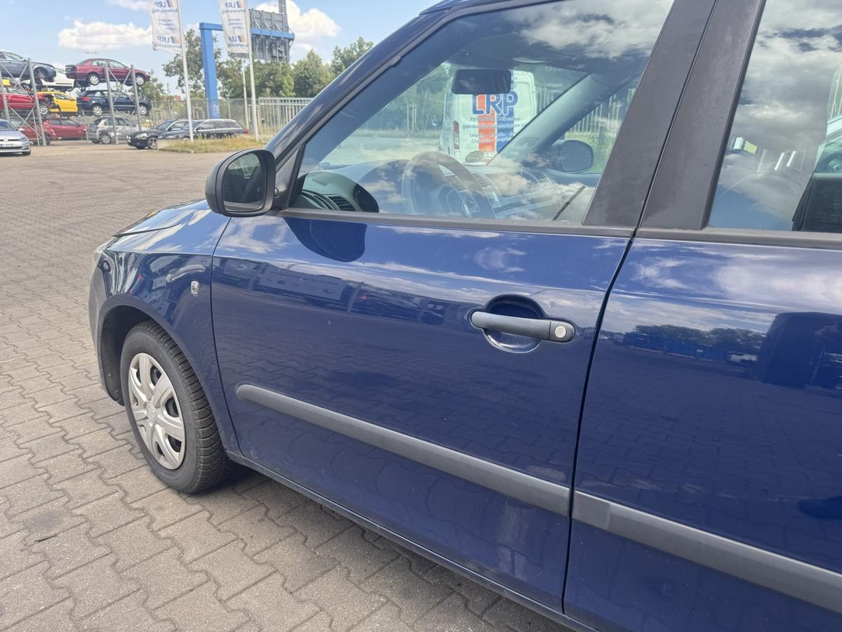 Skoda Fabia 2 5J original T&uuml;r vorn links 4711 Pacific Blue Rohbau Bj.2010